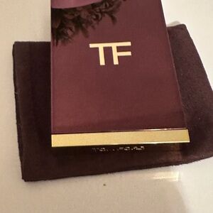 Tom Ford Translucent Finishing Powder- Alabaster Nude